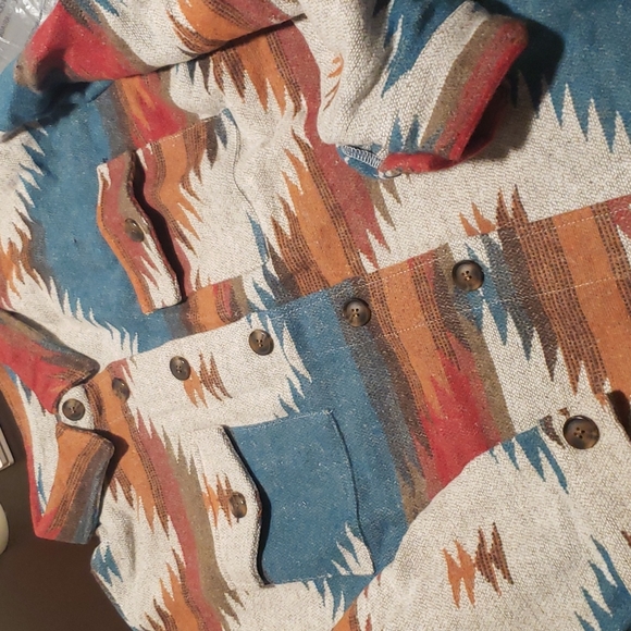 1 Large left ❤🤘New boutique distressed Aztec shacket - Picture 11 of 14